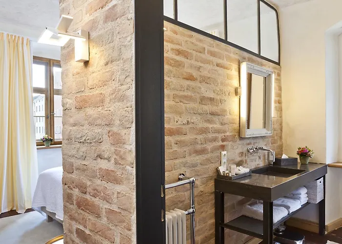 Hotell David An Der Donau 4*